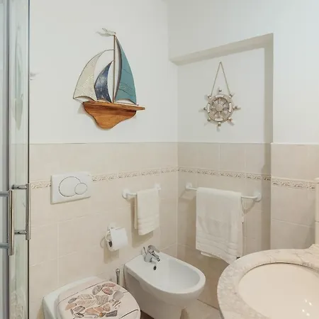 Amazing With Private Parking Appartamento