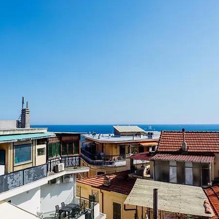 Amazing With Private Parking Apartmán