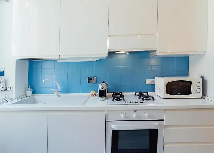 Guesthost - Amazing With Private Parking * Sanremo